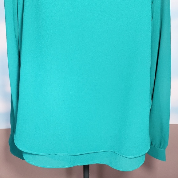 LUSH - Picture 2 of 8